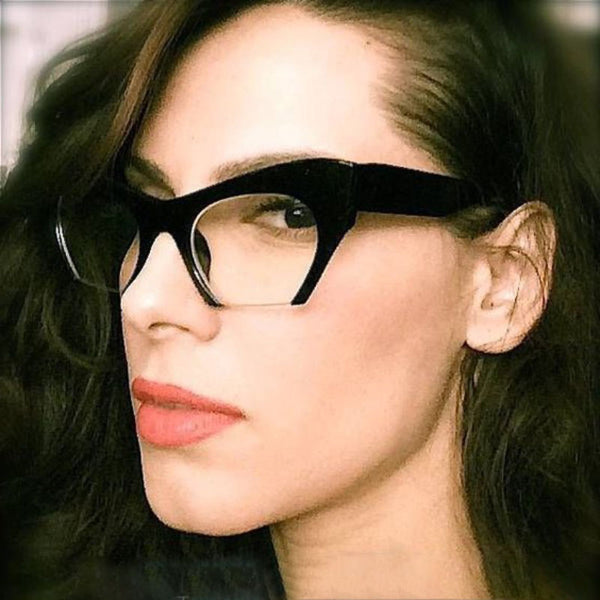 Vamp Retro 50s Half Frame Cats Eye Glasses provide a unique look for any wardrobe. With its half frame design and unique cats eye shape classic, kitten look.