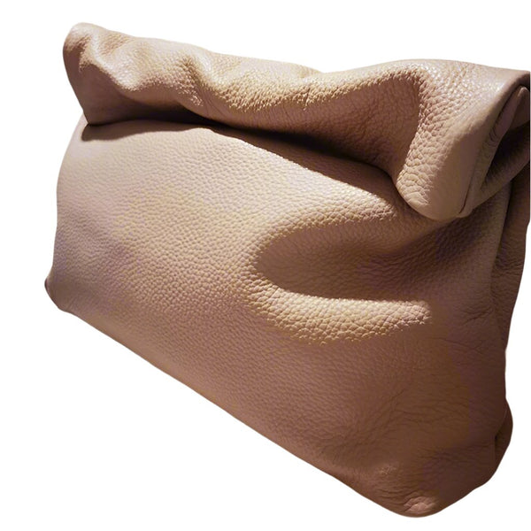  Experience luxurious craftsmanship with this Leather Folding Envelope Clutch. Incredibly soft it offers a beautiful, minimalistic design and a convenient foldable construction. 
