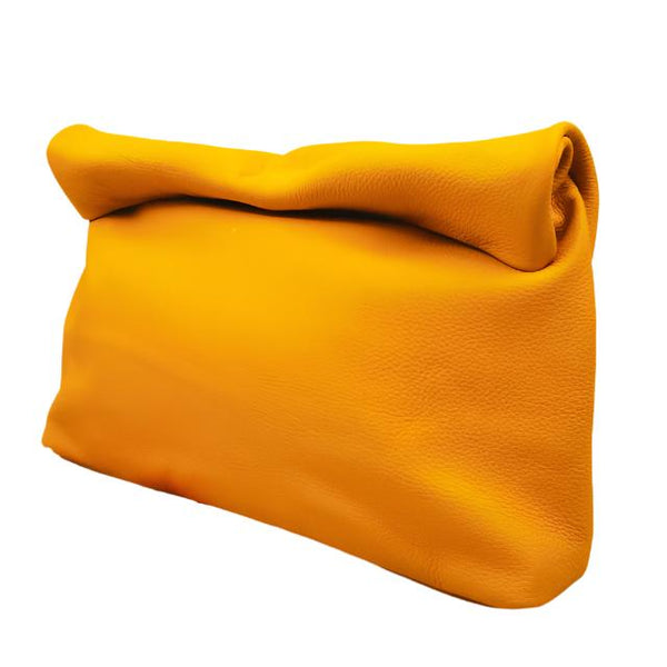  Experience luxurious craftsmanship with this Leather Folding Envelope Clutch. Incredibly soft it offers a beautiful, minimalistic design and a convenient foldable construction. 
