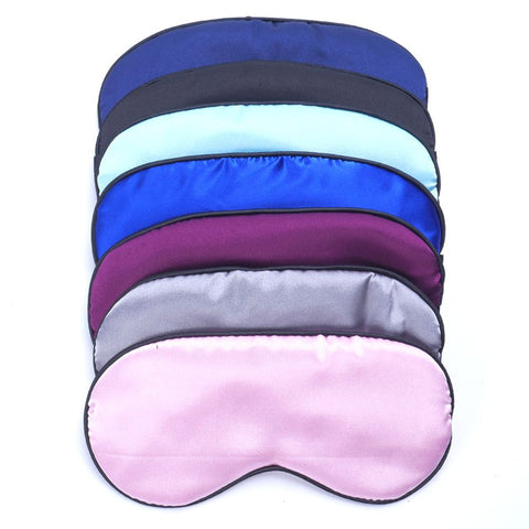 This Eye Mask Silky Sleep is designed to help you get a better night's rest. Its ultra-soft and silky texture comfortably blocks out unwanted light, for luxurious rest.