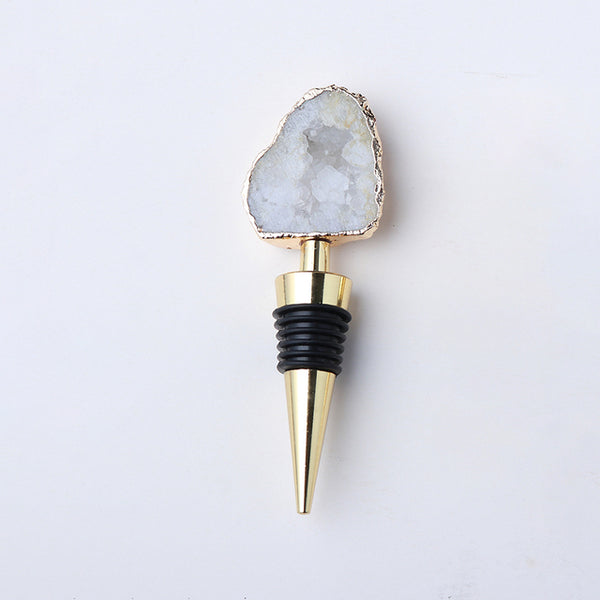 This Agate Crystal Wine Bottle Stopper is a sealing tool for bottles at home, wedding, party decoration gift. The crystals are unique, with the natural differences in each crystal.