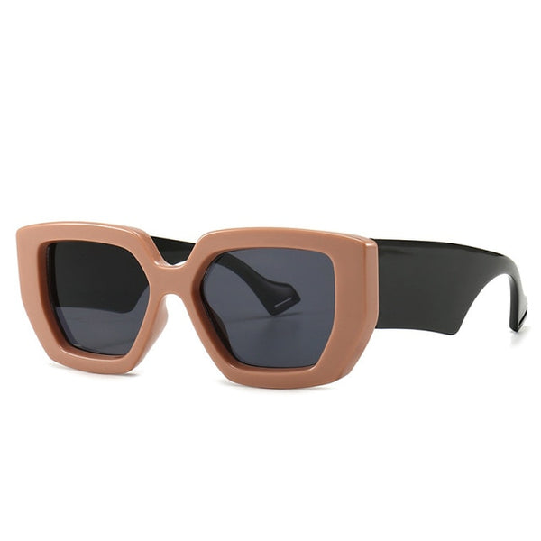 Amélie are luxury hexagon shaped sunglasses. The extra wide arms, are a strong accent. 